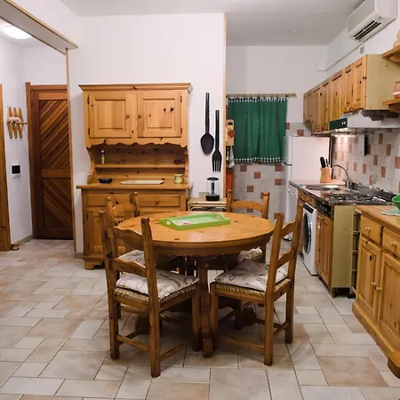 Schiera, 150m Dal Mare Apartment Badesi