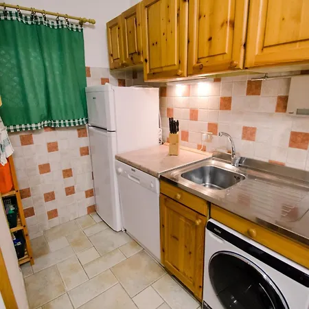 Schiera, 150m Dal Mare Apartment Badesi